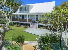 Sandcastles - Gorgeous beach house at North Avoca，位于North Avoca的别墅