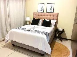 Cozy 1-bedroom apartment with stunning view