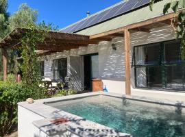 Pepper Tree Cottage，位于De Rust的酒店