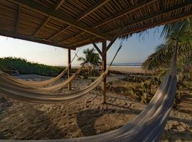 Cabanas Adobe Frente Al Mar，位于埃斯孔迪多港的酒店