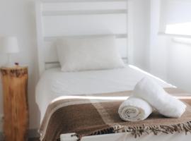 Centro Rewilding，位于Vale de Madeira的木屋