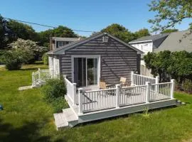 Charming 2 Bedroom Green Hill Beach Cottage