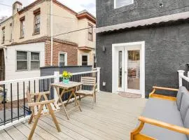 Walk to Shops and Eats Philadelphia Escape with Yard!