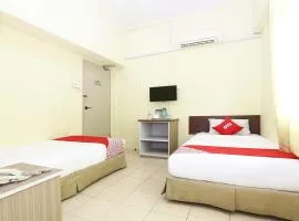 Super OYO 89651 Harmoni Hotel