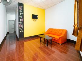 OYO 608 Maleena Home，位于甲米镇的酒店