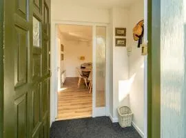 Bumble Bee Bungalow Serviced Accommodation