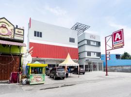 Super OYO 360 Mangaan Residence，位于棉兰的酒店