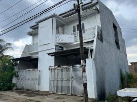 OYO 93953 Kost Tamara Near Kantor Desa Sengka，位于Birimbalang的酒店