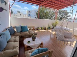 Étage privé tout confort deux chambres salle de bain et cuisine，位于艾尔亚奈的酒店