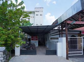 SPOT ON 2479 Berkah Residence Syariah，位于Gresik的酒店