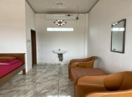 OYO Life 90960 Putih Salju Homestay Syariah，位于Parit的酒店