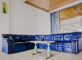 OYO Life 2638 Hotel Raya，位于萨兰甘的酒店