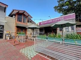 Super OYO Capital O 90497 Navaya Guest House，位于Banyumas的酒店