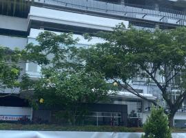 Capital O 93529 September House，位于萨姆波罗的酒店