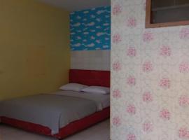 OYO 90757 Am'key Villa Tretes 1，位于Prigen的酒店