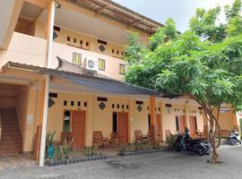OYO 93757 Rasya Homestay Near SD Negeri 6 Mataram，位于Midang的酒店