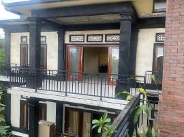 Capital O 93844 Arta Adi Homestay NearBali Zoo，位于Bangli的酒店