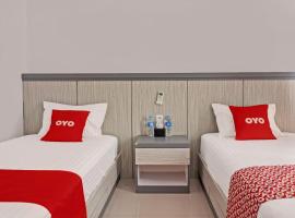 Super OYO 92518 De Luna Hotel