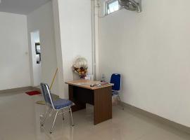 OYO 93297 Penginapan Musafir Syariah Near Paramount Woman & Childern's Hospital，位于Pangkajene的酒店