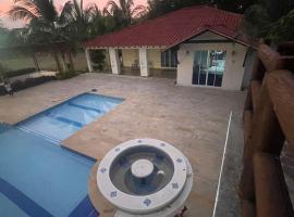 Hacienda Villa Hermelina-Casa Campestre，位于Turbaco的酒店