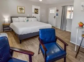 Spacious Studio with King Bed & Fast WiFi