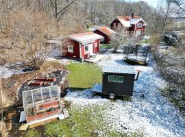 Sauna&Jacuzzi-New guesthouse, private in nature，位于Vallda的酒店