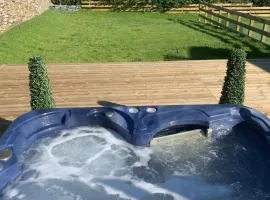 Luxury Cottage, views of the Lakes with Hot Tub