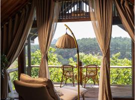 KỲ VIÊN Home & Cafe，位于Xuân Thọ的木屋