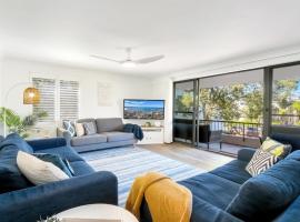 Terrigal Bay #13 Pool, Wifi, Short Walk To Beach Accom Holidays，位于特里格尔的酒店