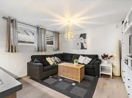 Flat in Sola Near Airport