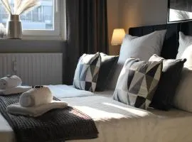 R B Apartment Hamburg Duo - 1-2 Personen - Küchenzeile - Smart TV - kostenloser Parkplatz - Bad mit Toilette und Dusche auf dem Flur gegenüber des Zimmers