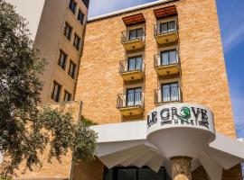 Le Grove Hotel，位于朱尼耶的酒店