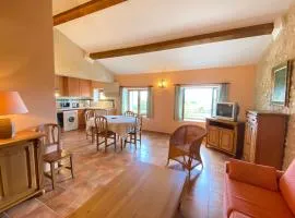 04B8 Beautiful T3 in the heart of lavender - pool