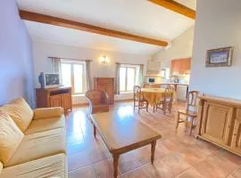 04B9 Beautiful T3 in the heart of lavender - pool