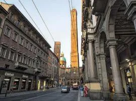 7 PIAZZA SANTO STEFANO Luxuryh - BOLOGNACENTRO DUOMO