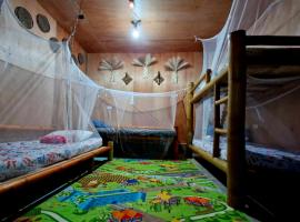 J Travel Trail Inn in Hubangon, Mahinog, Camiguin，位于Mahinog的青旅