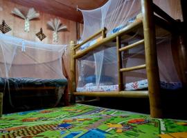 J Travel Trail Inn- Bed Space in Hubangon, Mahinog, Camiguin，位于Hubangon的青旅