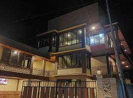 RD Hotel Resto and Familly Karoke，位于Komodo Labuan Bajo Airport的酒店