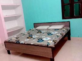 OYO Homes A.k Guest House，位于莫拉达巴德的酒店