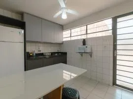 Apartamento Simples Aconchegante e Bem Equipado