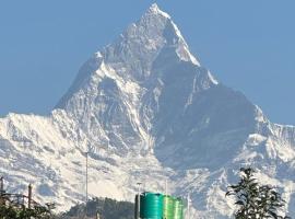 New Pokhara Lodge - Pokhara Lakeside，位于博卡拉博卡拉机场 - PKR附近的酒店