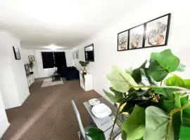 3 Bedroom House, WiFi & Free Parking