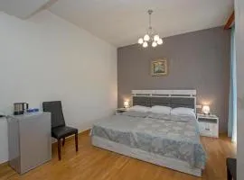Seasons Boutique Hotel