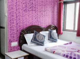 Om Datta Krupa Niwas Cottage，位于马哈巴莱斯赫瓦尔的酒店