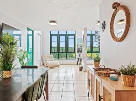 The Best PentHouse In Aquatika Pool Front，位于Vieques的酒店