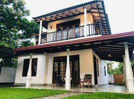 360 Lotus Bunk Hostel Tangalle，位于坦加拉的酒店
