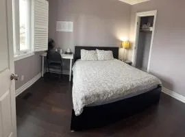 Bright Private Single Bedroom Q33