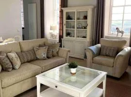 2 bedroom Townhouse within Grade C listed Ladysbridge House