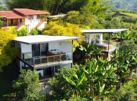 Hotel Campestre Alto lindo en Guatapé，位于瓜塔佩的酒店