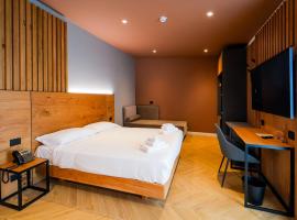 Best Western Hotel Arya，位于西尔米奥奈的酒店